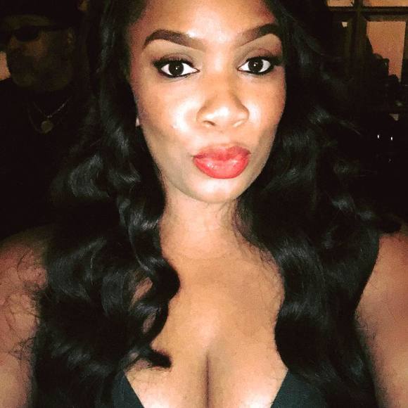 Meet your Posher, Danielle - Picture 1 of 1